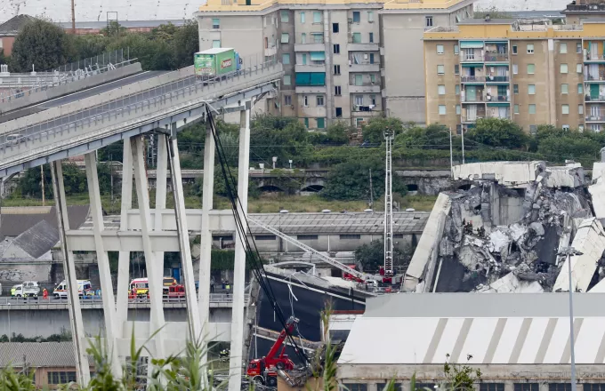 Βίντεο ντοκουμέντο από την στιγμή της κατάρρευσης της γέφυρας στη Γένοβα