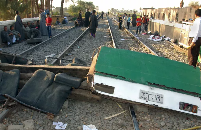 Αίγυπτος: Τουλάχιστον 58 άτομα τραυματίστηκαν σε εκτροχιασμό τρένου 