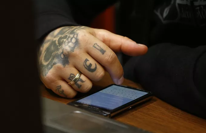 Αυστρία: Φυλάκιση 20 μηνών σε 33χρονο για φωτογραφίες με ναζιστικό τατουάζ