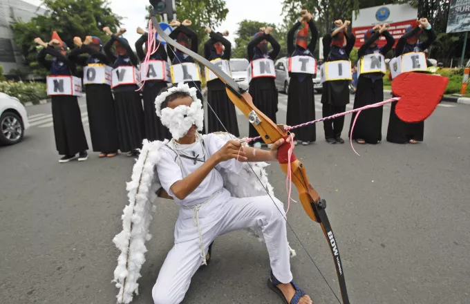 Εκτός νόμου η γιορτή του Αγίου Βαλεντίνου σε αρκετές πόλεις της Ινδονησίας