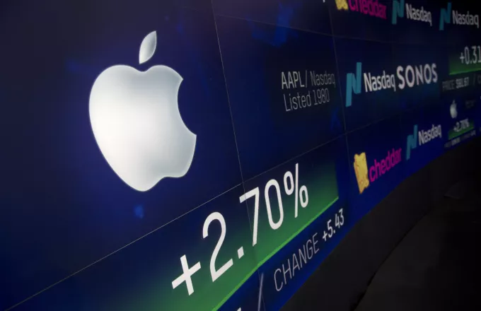 H Apple έσπασε το φράγμα του 1 τρισ δολαρίων στο χρηματιστήριο 