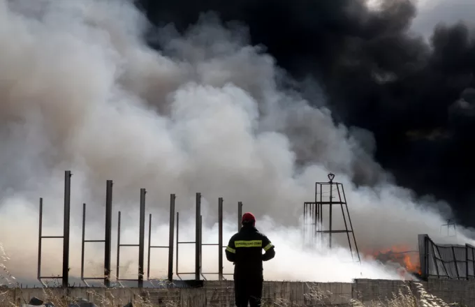 Φωτιά με πολύ καπνό σε μονάδα ανακύκλωσης στην Θεσσαλονίκη