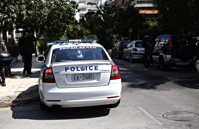 Έφοδος αστυνομίας στην Πεύκη για εξάρθρωση κυκλώματος αναβολικών