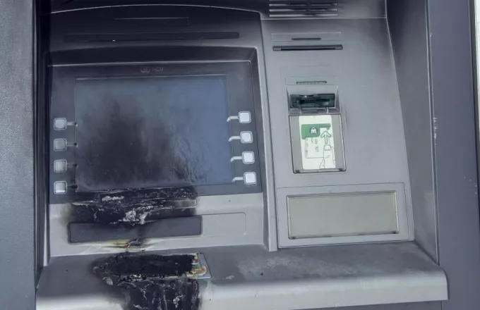 Σπείρα επιχείρησε να ανατινάξει ATM στην Αγία Παρασκευή 