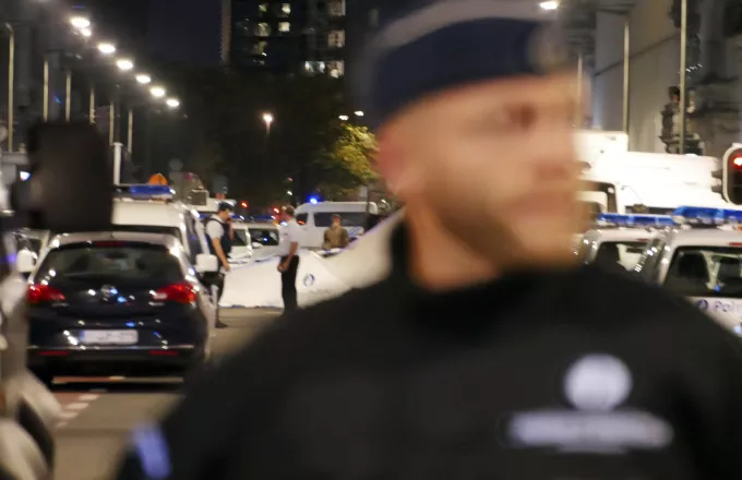 Βέλγοι αστυνομικοί πυροβόλησαν άνδρα με μαχαίρι στη Γάνδη