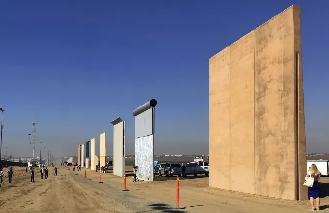 Σχεδόν $18 δισ. ζητά ο Τραμπ για κατασκευή τείχους στα σύνορα με το Μεξικό
