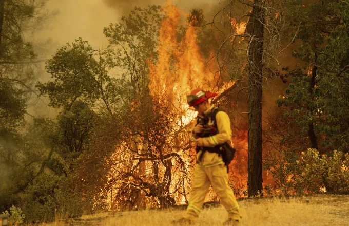 Γιγαντώνεται η καταστροφική φωτιά στην Καλιφόρνια, έξι οι νεκροί