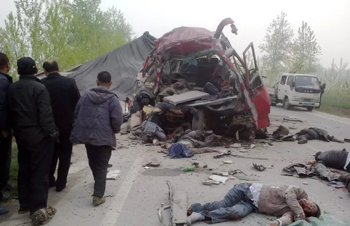 Τουλάχιστον 10 νεκροί από ανατροπή λεωφορείου στην Κίνα