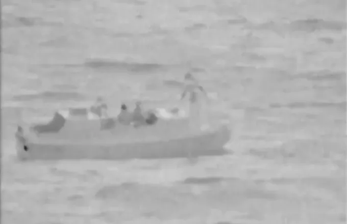 Βίντεο με τη διάσωση Δανού από την θάλασσα κοντά στο φλεγόμενο Μάτι