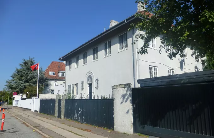 Δανία: Επίθεση με μολότοφ στην πρεσβεία της Τουρκίας στην Κοπεγχάγη 