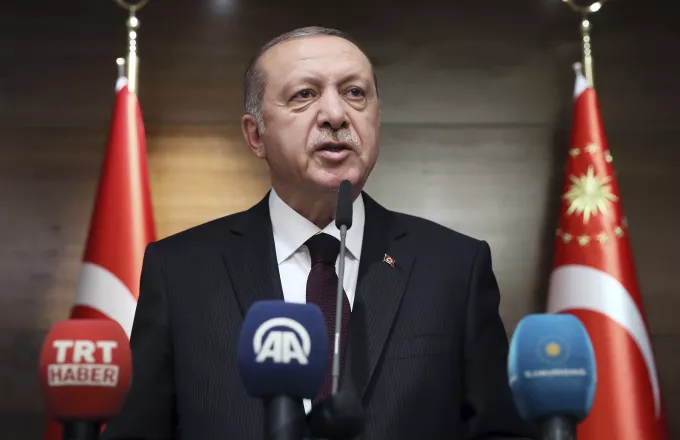 Νέα βουτιά για την τουρκική λίρα μετά τη δήλωση Ερντογάν για τα επιτόκια