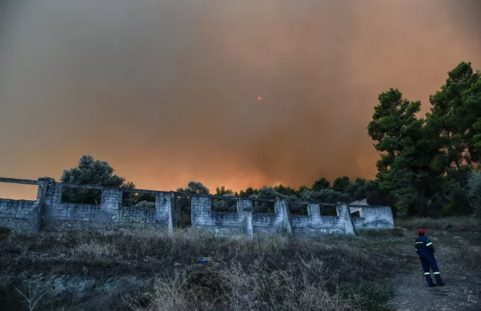 Σε κατάσταση έκτακτης ανάγκης ο Δήμος Μεσσαπίων στην φλεγόμενη Εύβοια