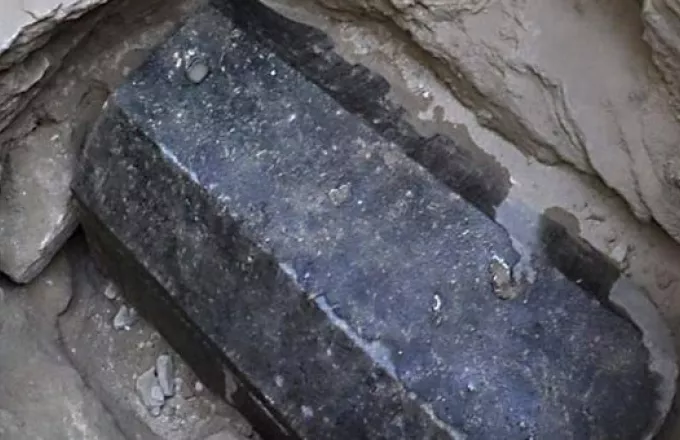 Σε ποιους ανήκουν οι σκελετοί της σαρκοφάγου που βρέθηκε στην Αλεξάνδρεια
