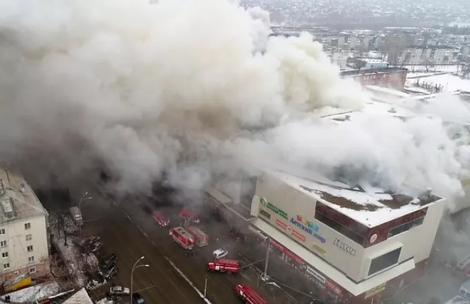 Τουλάχιστον 5 νεκροί από πυρκαγιά σε εμπορικό κέντρο στη Σιβηρία