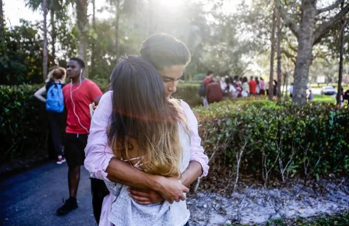 Τρόμος στη Φλόριντα: Τουλάχιστον 17 νεκροί από επίθεση ενόπλου σε σχολείο