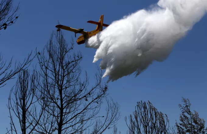 Μάχη με τις φλόγες στη Ζάκυνθο, καλύτερη εικόνα στην Ηλεία