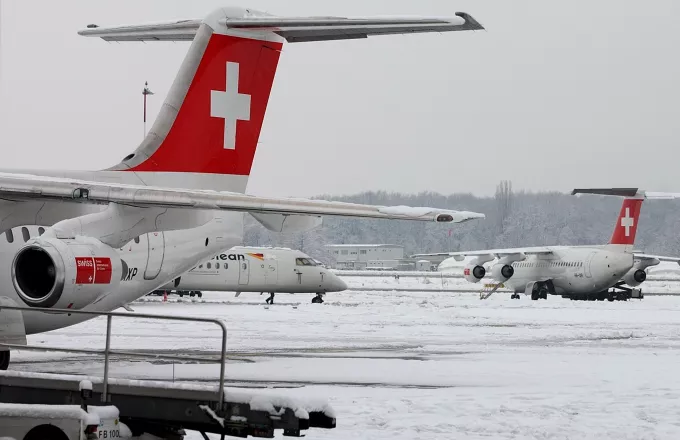 Κλειστό εκ νέου το αεροδρόμιο της Γενεύης εξαιτίας της χιονόπτωσης