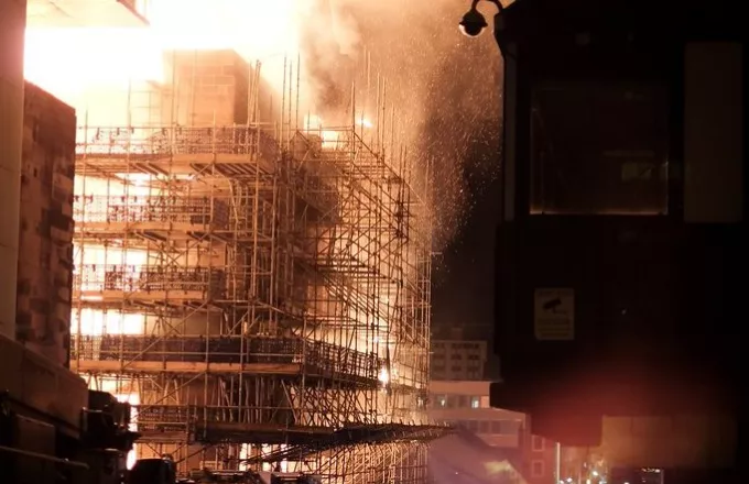 Εκτεταμένες καταστροφές στην Σχολή Καλών Τεχνών της Γλασκόβης από πυρκαγιά