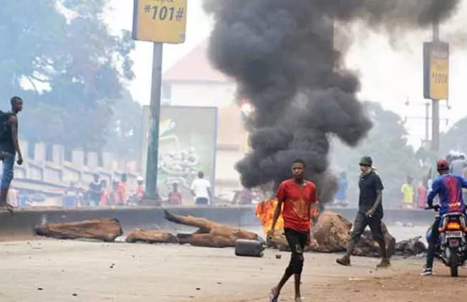 Γουινέα: Πέντε βρέφη νεκρά από πυρκαγιά που ξέσπασε στη διάρκεια επεισοδίων