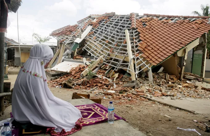 Τραγωδία στην Ινδονησία: Στους 387 οι νεκροί από τον ισχυρό σεισμό