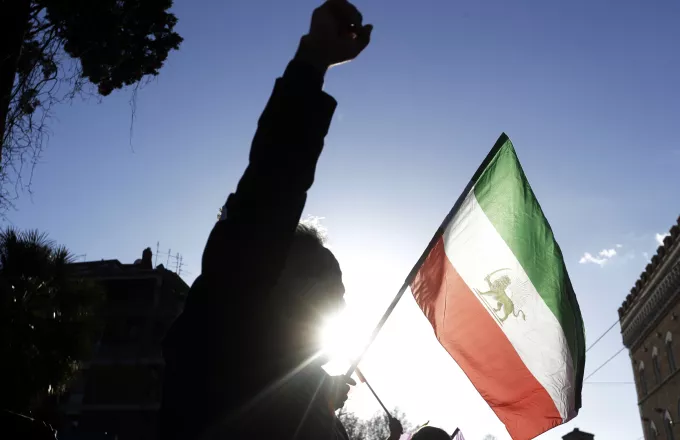 Μεγάλες φιλοκυβερνητικές διαδηλώσεις στο Ιράν