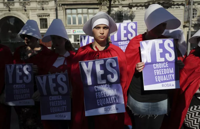Η Ιρλανδία νομιμοποιεί τις αμβλώσεις μετά από ιστορικό δημοψήφισμα