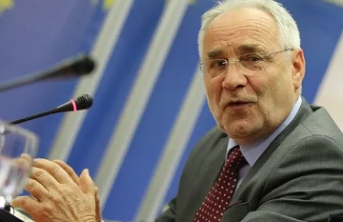 Βάιγκλ: Ανοίγει η πόρτα για πλήρη ένταξη της ΠΓΔΜ σε ΕΕ και ΝΑΤΟ