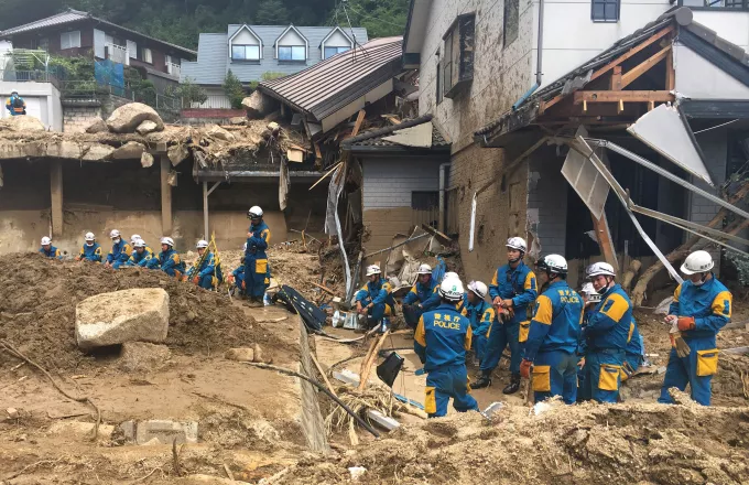 Πλησιάζουν τους 160 οι νεκροί από τις βροχοπτώσεις στην Ιαπωνία