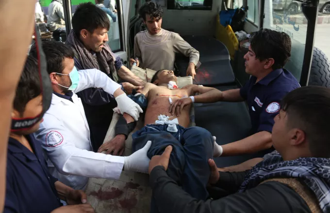 Επίθεση αυτοκτονίας με σχεδόν 50 νεκρούς στην Καμπούλ