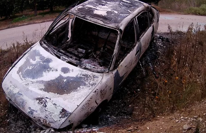 Θεσσαλονίκη: Εντοπίστηκε απανθρακωμένο πτώμα μέσα σε αυτοκίνητο 