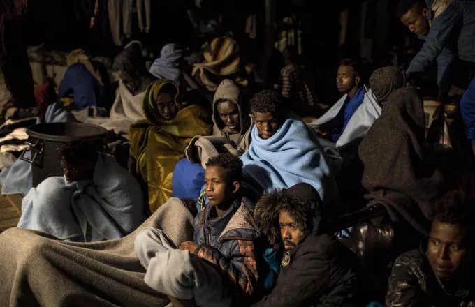 Νέα τραγωδία με μετανάστες στα ανοιχτά της Λιβύης 