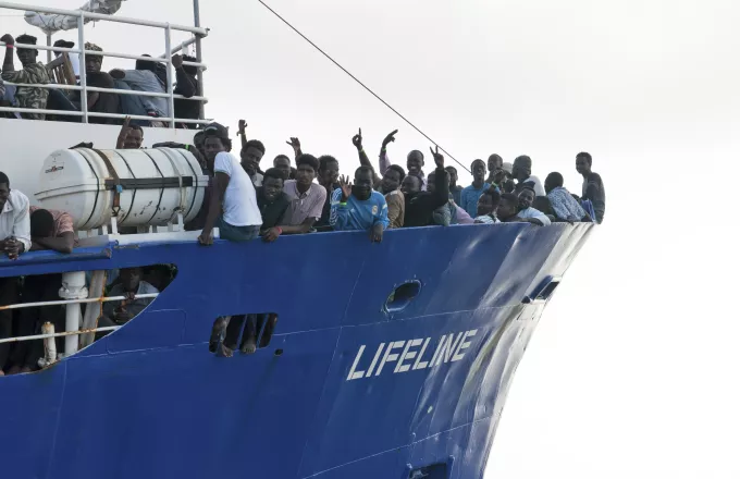 Οι μετανάστες του Lifeline είναι πιθανό να αποβιβαστούν στη Μάλτα