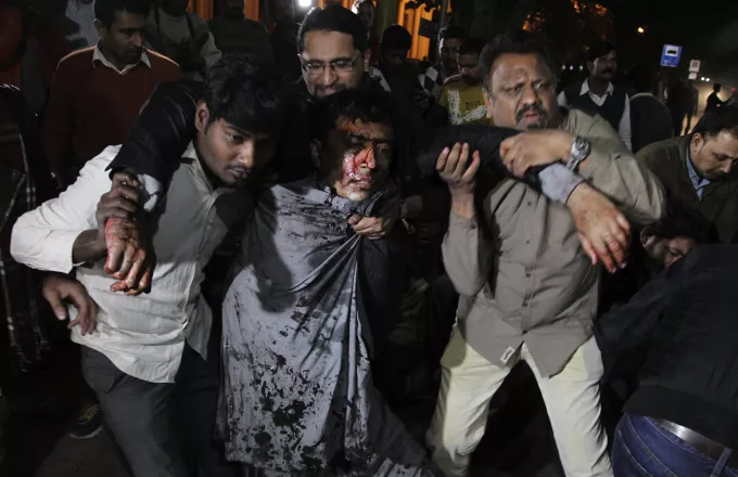 Πακιστάν: Μακελειό από επίθεση στο όχημα του αντιπροέδρου της Γερουσίας