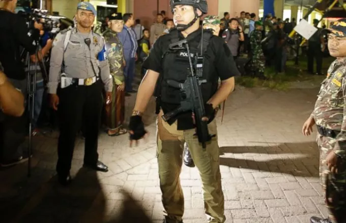 Ινδονησία: 10 τραυματίες από επίθεση καμικάζι στο αρχηγείο της αστυνομίας