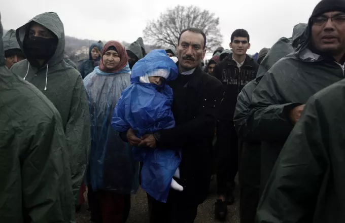 Στο λιμάνι της Θεσσαλονίκης μεταφέρονται 450 πρόσφυγες