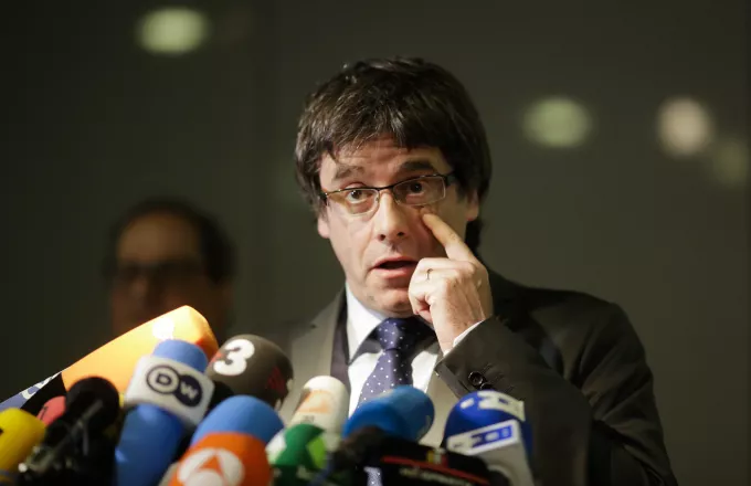 Η Ισπανία απέσυρε τα διεθνή εντάλματα σύλληψης ενάντια στον Πουτζδεμόν