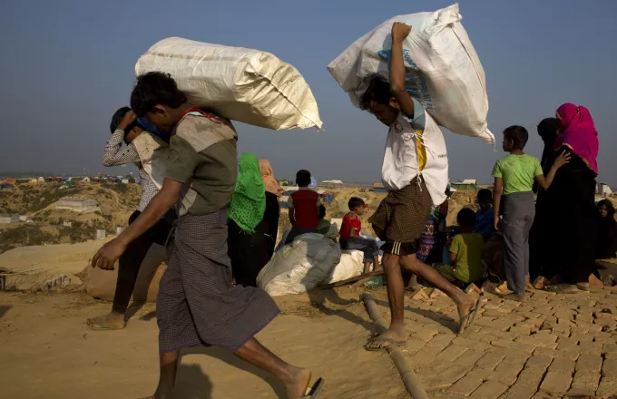 Πάνω από 100.000 πρόσφυγες Ροχίνγκια κινδυνεύουν στους καταυλισμούς τους