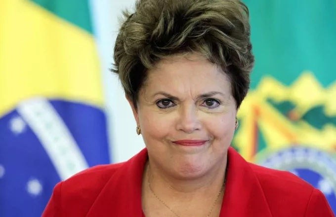 Βραζιλία: Η Ρουσέφ καταγγέλλει επιθέσεις εναντίον των αυτοκινητοπομπών του Λούλα ντα Σίλβα