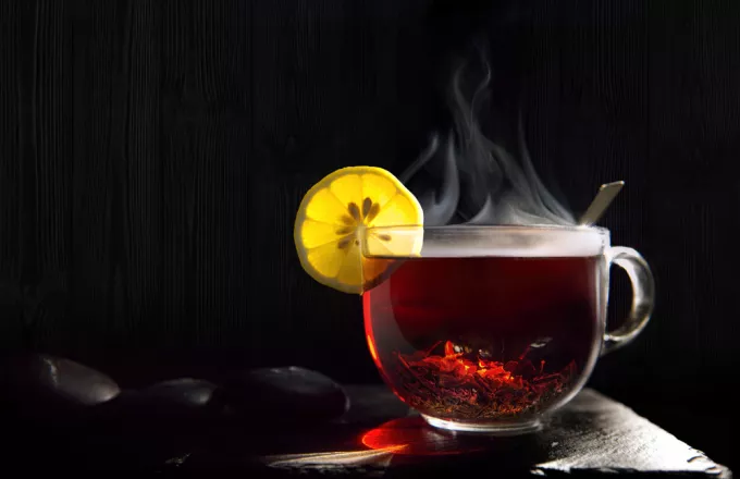 Το καυτό τσάι αυξάνει τον κίνδυνο καρκίνου του οισοφάγου στους καπνιστές