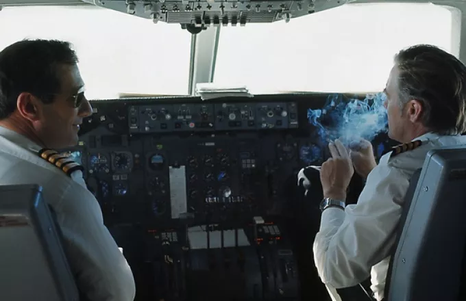 Το κάπνισμα βλάπτει γενικώς:Κινδύνεψε αεροσκάφος επειδή οι πιλότοι κάπνιζαν