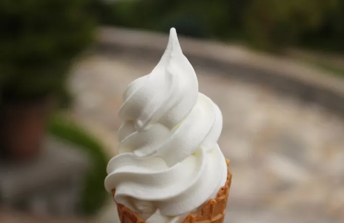 Διχάζει τους χρήστες των social media το παγωτό μαγιονέζα 