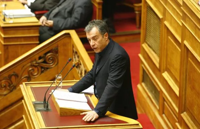 Δεν μίλησε ο Θεοδωράκης στη Βουλή διαμαρτυρόμενος για «διαδικασία κλωτσοσκούφι»