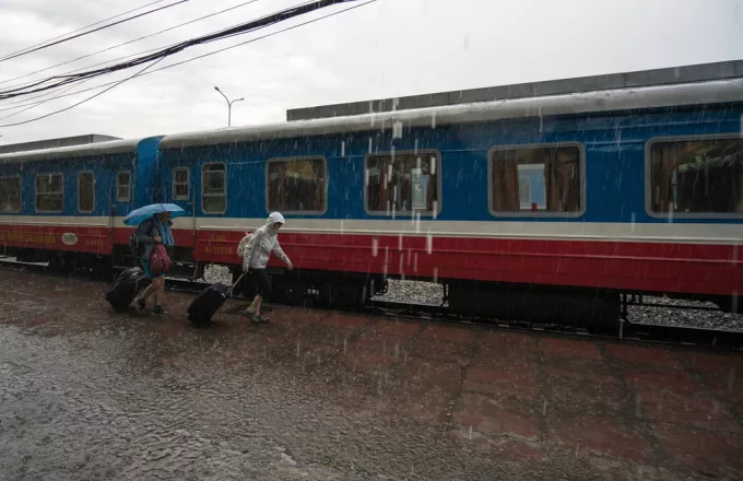 Τραίνο του ΟΣΕ ακινητοποιήθηκε στην Ημαθία λόγω της κακοκαιρίας