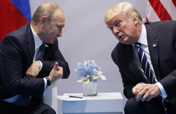 Politico: Πολιτική καταστροφή για ΗΠΑ η συνάντηση Τραμπ - Πούτιν 
