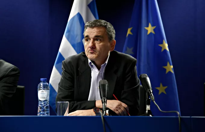 Αύξηση του αριθμού δόσεων για το φόρο εισοδήματος συζητούν Αθήνα και θεσμοί