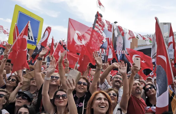 Τουρκία δημοσκόπηση: Θα χρειαστεί και δεύτερος γύρος εκλογών 