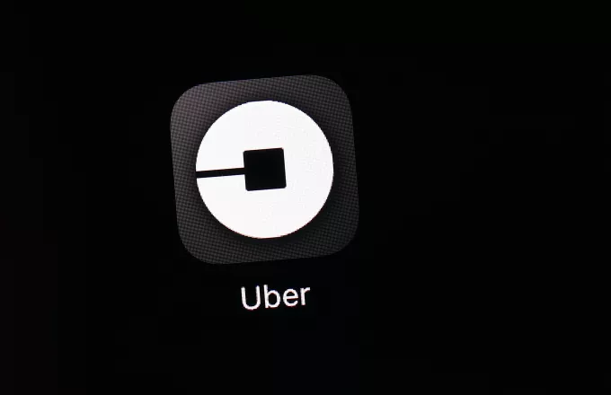 Αναστέλλει την υπηρεσία με ιδιώτες οδηγούς στην Ελλάδα η Uber  