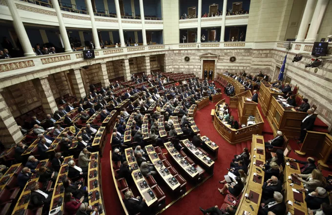 Μάχη στη Βουλή για Novartis: Ειδικό δικαστήριο για Τσίπρα ζητά ο Σαμαράς