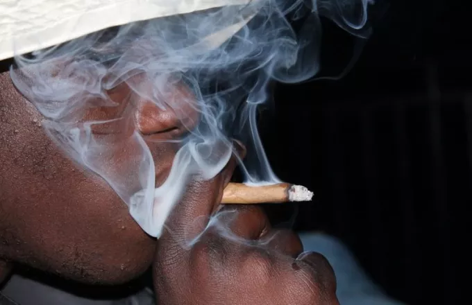 Τα θύματα ρατσισμού πιο επιρρεπή στο κάπνισμα συμπεραίνει έρευνα 