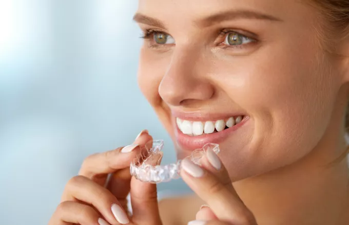 Οδοντίατροι: Επικίνδυνα τα αγνώστου προελεύσεως προϊόντα λεύκανσης δοντιών